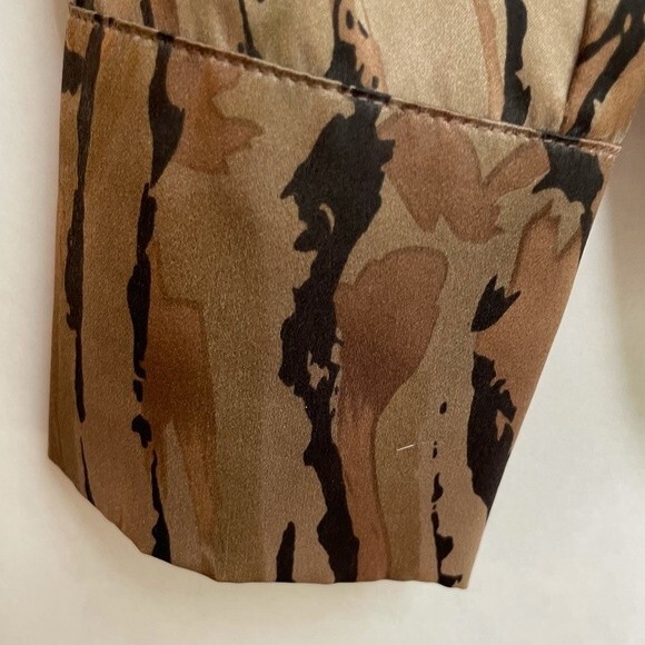 Equipment Silk Shirt Style Women's Size S Animal Print - Picture 4 of 8